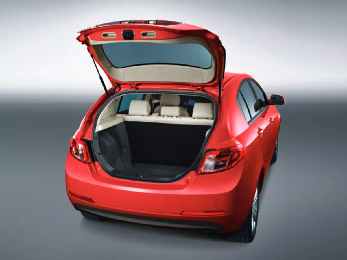 Geely Emgrand EC7 Хэтчбек