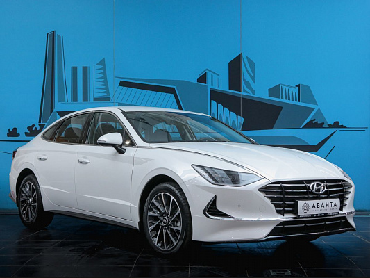 Hyundai Sonata business plus white