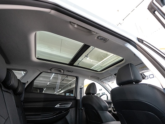 Changan CS75 Pro Tech 1.5 AMT 7 seats White 2343