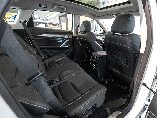 Jetour X70+ Prestige 1.6 AMT White