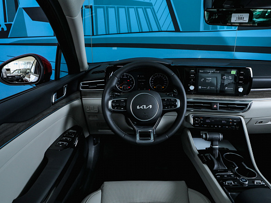 Kia K5 Red