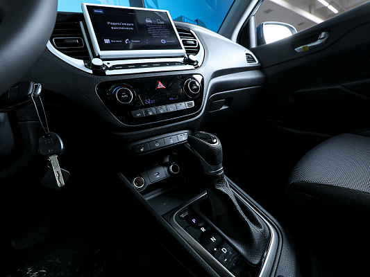 Hyundai Solaris Elegance 1.6 AT Blue