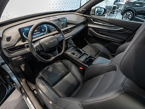 Exeed LX Бизнес 1.5 CVT